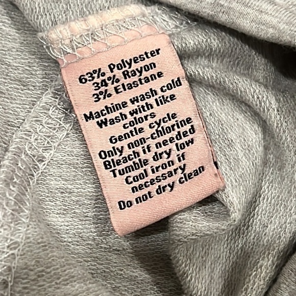 Women’s Juicy Couture Gray Long Sleeve Keyhole Neckline Shirt - Picture 4 of 10